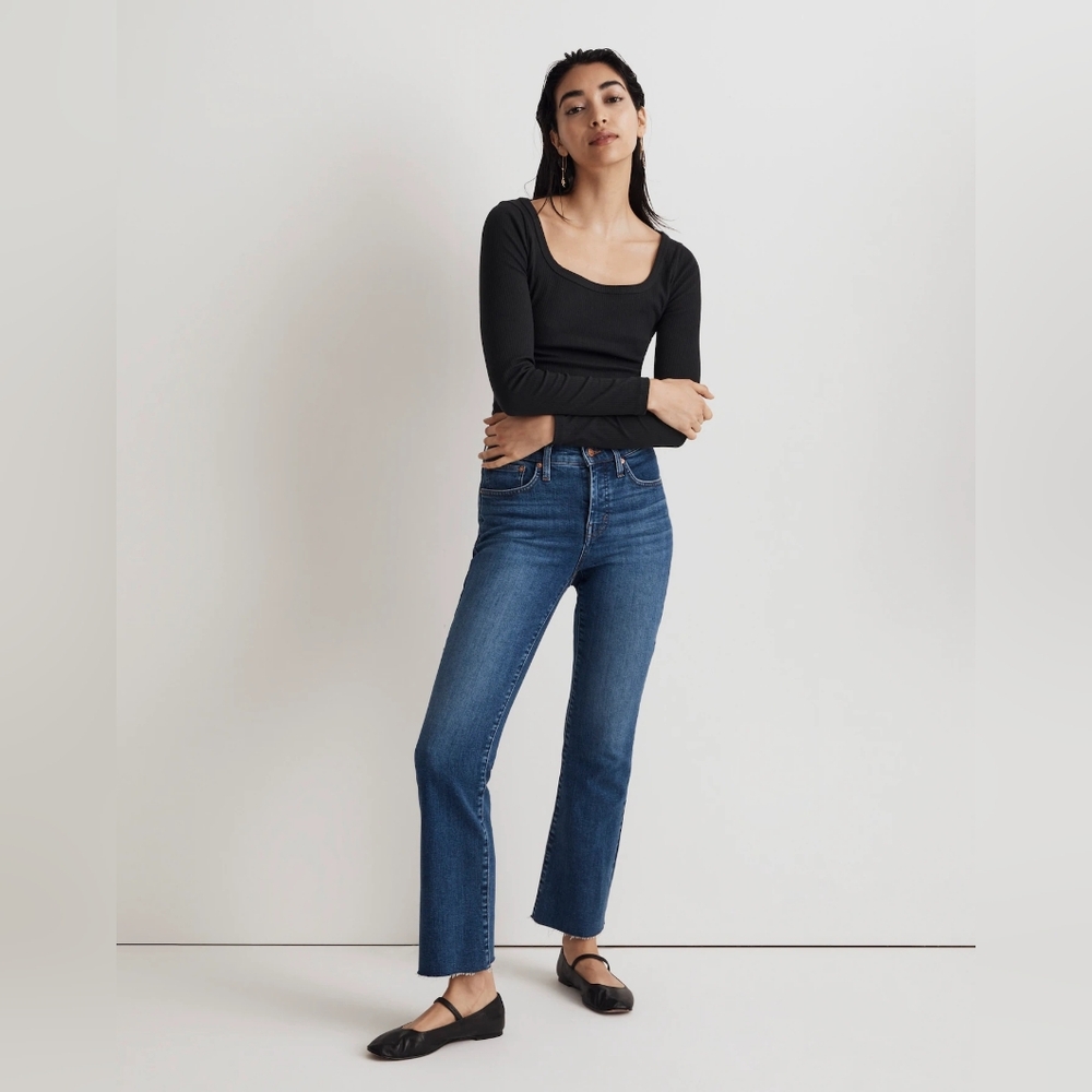 Madewell Tall Kick Out Crop Jeans Brinton Wash + Stretch Size 28 Tall Raw Hem - Picture 2 of 15